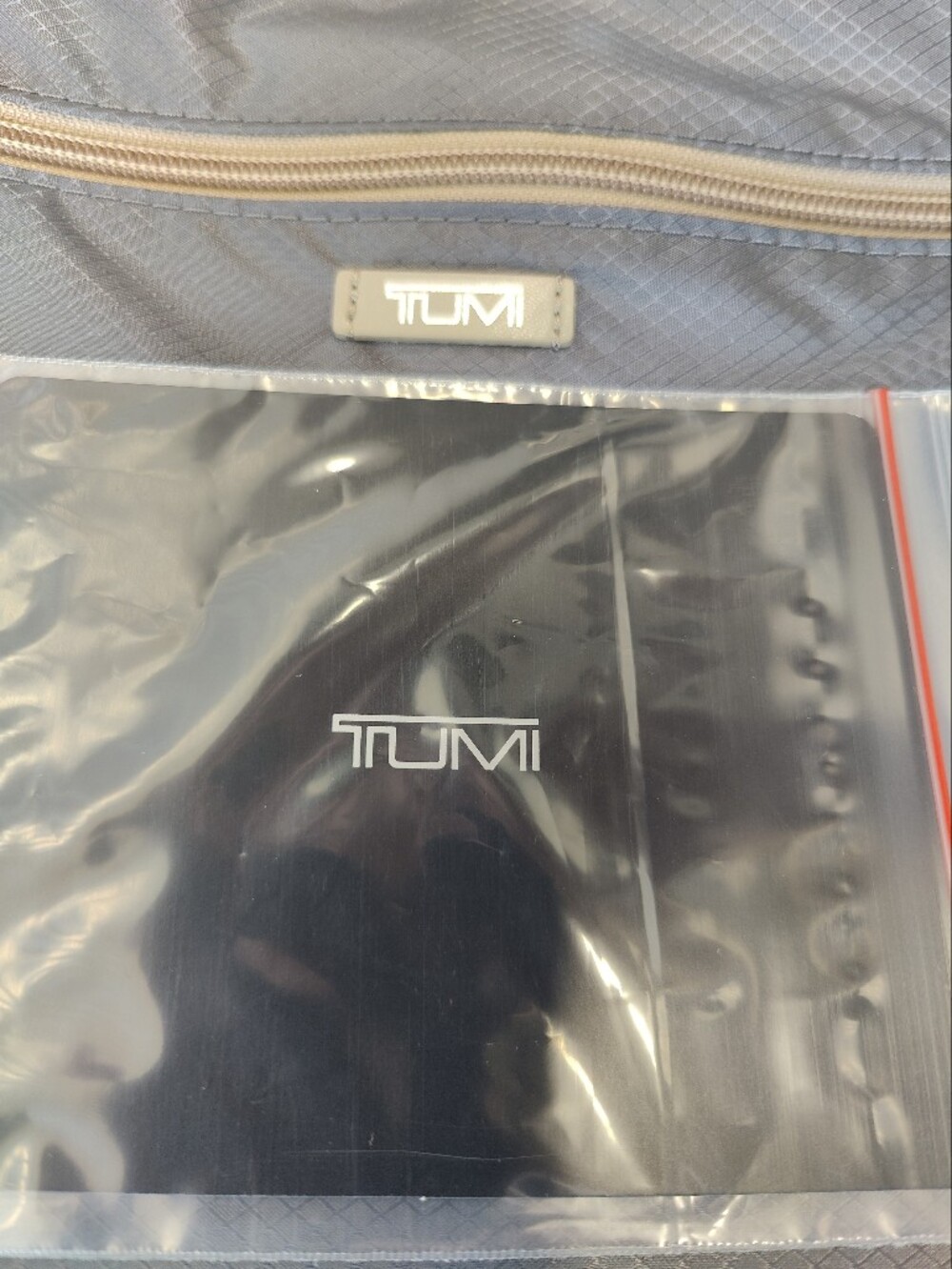 ✨NWT Tumi V4 Continental Expandable 4 Wheeled Spinner Carry-On (Sand) 22" - Picture 15 of 16